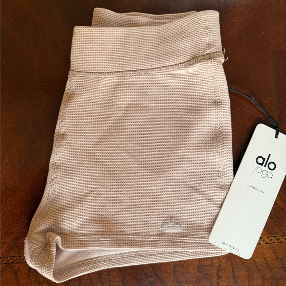 Alo Yoga Microwaffle Pleasant Boyshort in Dusty Pink Size XXS